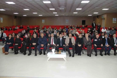 İl&ccedil;e sakinleri koruyucu aile ile &ccedil;ocuk edinme hakkında bilgilendirildi
