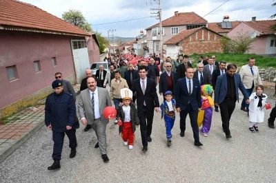 İl&ccedil;ede 23 Nisan &ouml;ncesi coşkusu y&uuml;r&uuml;y&uuml;şle ta&ccedil;landı
