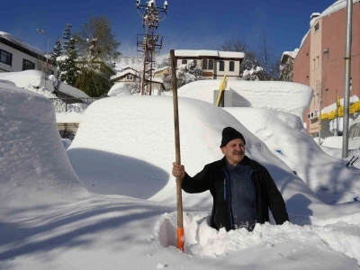İl&ccedil;eler kara g&ouml;m&uuml;ld&uuml;, ortaya &ccedil;ıkan manzara şaşırttı
