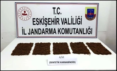 İlçeye uyuşturucu taşıyan 3 şahıs jandarma tarafından yakalandı
