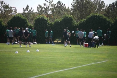İlhan Palut: "Bug&uuml;n itibarıyla 5 ana transfer yapmak istiyoruz"
