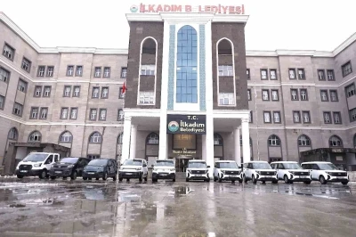 İlkadım&rsquo;da ara&ccedil; filosu g&uuml;&ccedil;leniyor
