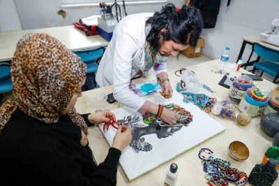 İlkadım&rsquo;da atık malzemeler el emeğine d&ouml;n&uuml;ş&uuml;yor
