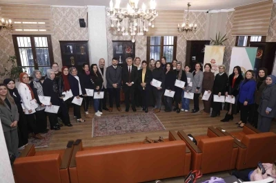 İlkadım&rsquo;da kursiyerlerin sertifika heyecanı
