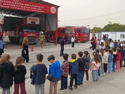 İlkokul &ouml;ğrencilerinden itfaiye istasyonuna ziyaret
