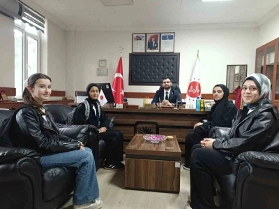 İmam Hatip &ouml;ğrencileri ha&ccedil;lıklarını Gazze&rsquo;ye bağışladı

