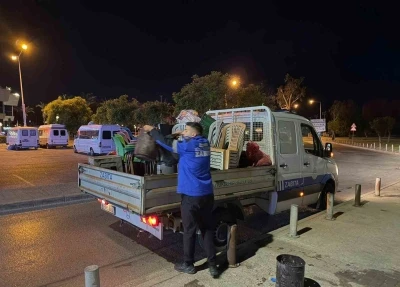 İnciraltı sahilinde denetimler s&uuml;r&uuml;yor
