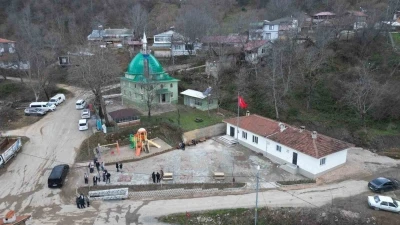 İneg&ouml;l Belediyesi&rsquo;nden İclaliye Mahallesi&rsquo;nde meydan d&uuml;zenlemesi
