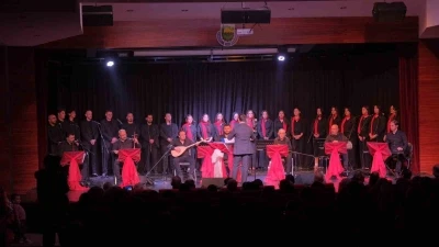 İneg&ouml;l Belediyesi THM Gen&ccedil;lik Korosu&rsquo;ndan kulakların pasını silen konser
