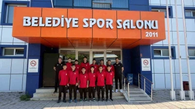 İneg&ouml;l Belediyespor Midi Erkekler Voleybol Takımı T&uuml;rkiye Şampiyonasında
