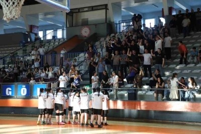 İneg&ouml;l Belediyespor U12 Kız Basketbol Takımı Bursa &uuml;&ccedil;&uuml;nc&uuml;s&uuml; oldu
