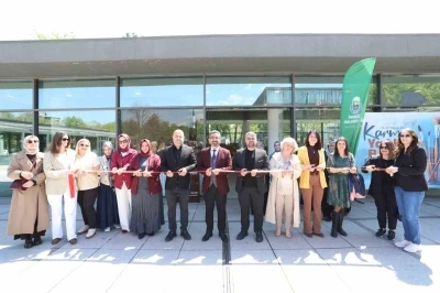 İnesmek yağlı boya kursiyerlerinin eserleri g&ouml;r&uuml;c&uuml;ye &ccedil;ıktı
