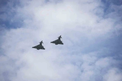 İngiliz savaş uçaklarından Polonya üzerinde &quot;Doğu Gözcüsü&quot; devriye uçuşu
