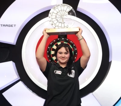 İngiltere’de fırtına gibi esen Denizlili Zehra dünya şampiyonu oldu
