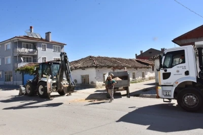 İnönü Belediyesi’nden ilçe içi yollarda bakım çalışmaları devam ediyor
