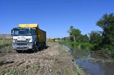 İn&ouml;n&uuml; Belediyesi&rsquo;nden Sarı Su Deresi&rsquo;nde kapsamlı temizlik &ccedil;alışması
