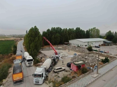 İnönü’de düğün salonu için ilk beton atıldı
