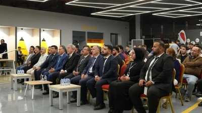 İn&ouml;n&uuml; &Uuml;niversitesi&rsquo;nde gen&ccedil;lerle buluşan Akar&rsquo;dan teknoloji hamlesi vurgusu
