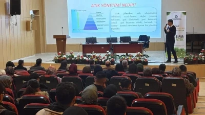 İn&ouml;n&uuml; &Uuml;niversitesi&rsquo;nde &ouml;ğrencilere "Atık Y&ouml;netimi" farkındalık konferansı
