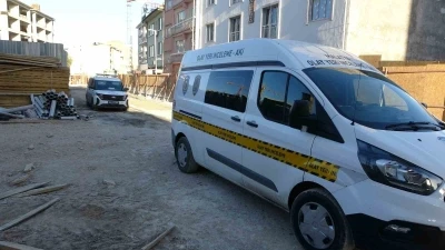 İnşaatta asansör boşluğuna düşen işçi yaralandı
