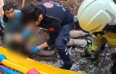 İnşaatta başına demir saplanan iş&ccedil;i ağır yaralandı
