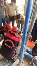 İnşaattan d&uuml;şen iş&ccedil;i yaralandı