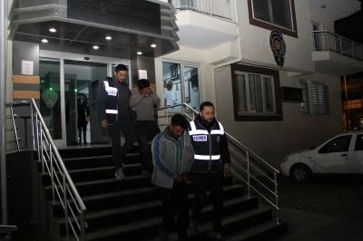İnşaattan hırsızlık yapan 2 ş&uuml;pheli tutuklandı
