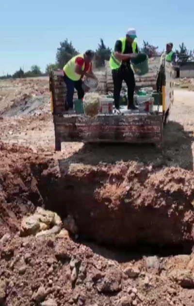 İnsan sağlığını tehdit eden kilolarca turşu imha edildi
