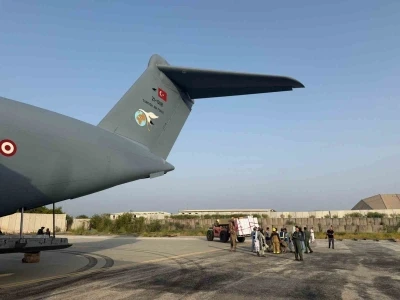 İnsani yardım malzemeleri Türk Hava Kuvvetleri’ne ait uçakla Afganistan’a ulaştırıldı
