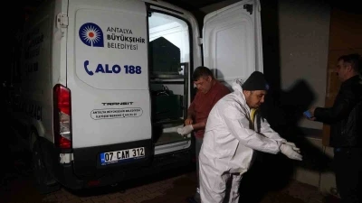 İnternette tanıştığı gen&ccedil; tarafından bı&ccedil;aklanarak &ouml;ld&uuml;r&uuml;ld&uuml;
