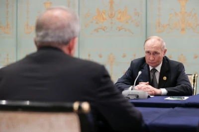 İran Cumhurbaşkanı Pezeşkiyan, Rusya Devlet Başkanı Putin ile bir araya geldi
