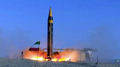 İran'dan yeni balistik f&uuml;ze!