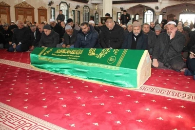 İş adamı Mahsun Altunkaya&rsquo;nın yeğeni toprağa verildi
