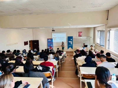 İş hayatında iletişim önemli
