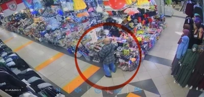 İş yeri sahibinden g&uuml;venlik kamerasına yakalanan hırsıza &ccedil;ağrı: "&Ccedil;aldığın radyonun parasını getir"
