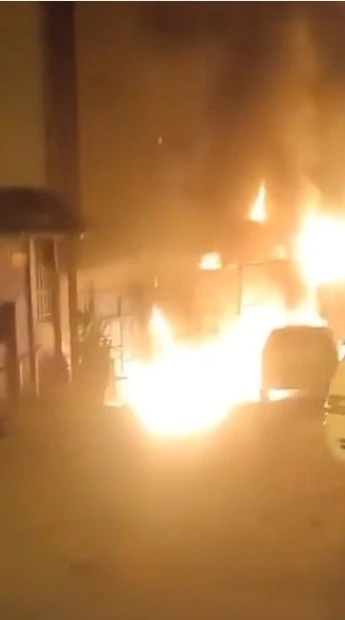 İş yerinde önce yangın çıktı sonra patlama oldu
