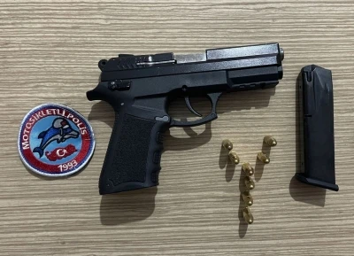 İş yerini kurşunlayacaklardı, polisin dikkati sayesinde yakalandılar
