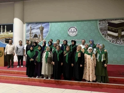 İşitme engellilerin umre heyecanı: Gözyaşları ve dualarla uğurlandılar
