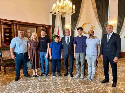 İskenderun&rsquo;da 2 &ouml;ğrenci LGS&rsquo;den tam puan aldı
