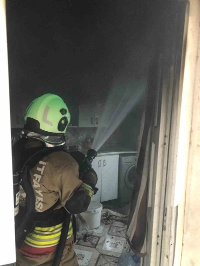 İskenderun&rsquo;da ev yangını
