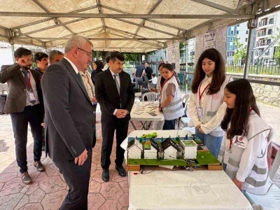 İskenderun&rsquo;da T&Uuml;BİTAK bilim fuarı
