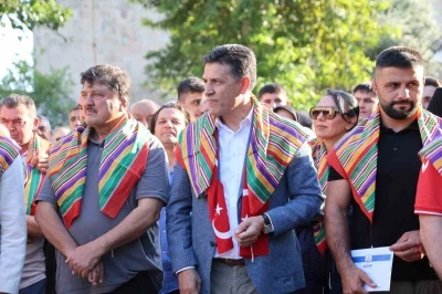 İsmet Atlı Karakucak Güreşleri, şampiyonlar kortejiyle başladı
