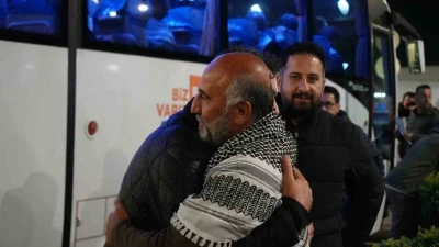 İsrail&rsquo;in alıkoyduğu Sumud Filosu aktivistleri İstanbul&rsquo;a getirildi

