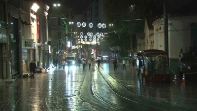 İstanbul Avrupa Yakası&rsquo;nda beklenen yağış başladı

