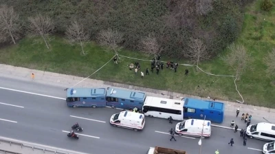 İstanbul&rsquo;da 4 cezaevi aracı kaza yaptı
