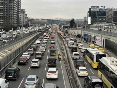 İstanbul&rsquo;da akaryakıt zammı trafiğe yansımadı
