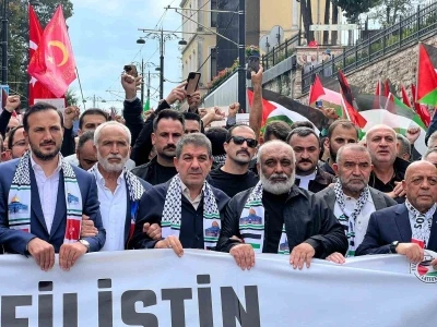 İstanbul’da Filistin’e destek yürüyüşü düzenlendi
