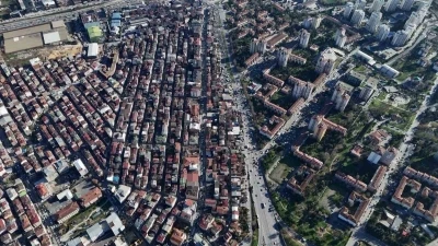 İstanbul&rsquo;da hayatın iki farklı y&uuml;z&uuml; aynı karede
