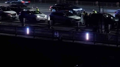 İstanbul’da köprüden atlamak isteyen kadını müzakereci polis böyle ikna etti
