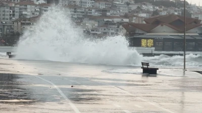 İstanbul&rsquo;da lodos etkili oluyor
